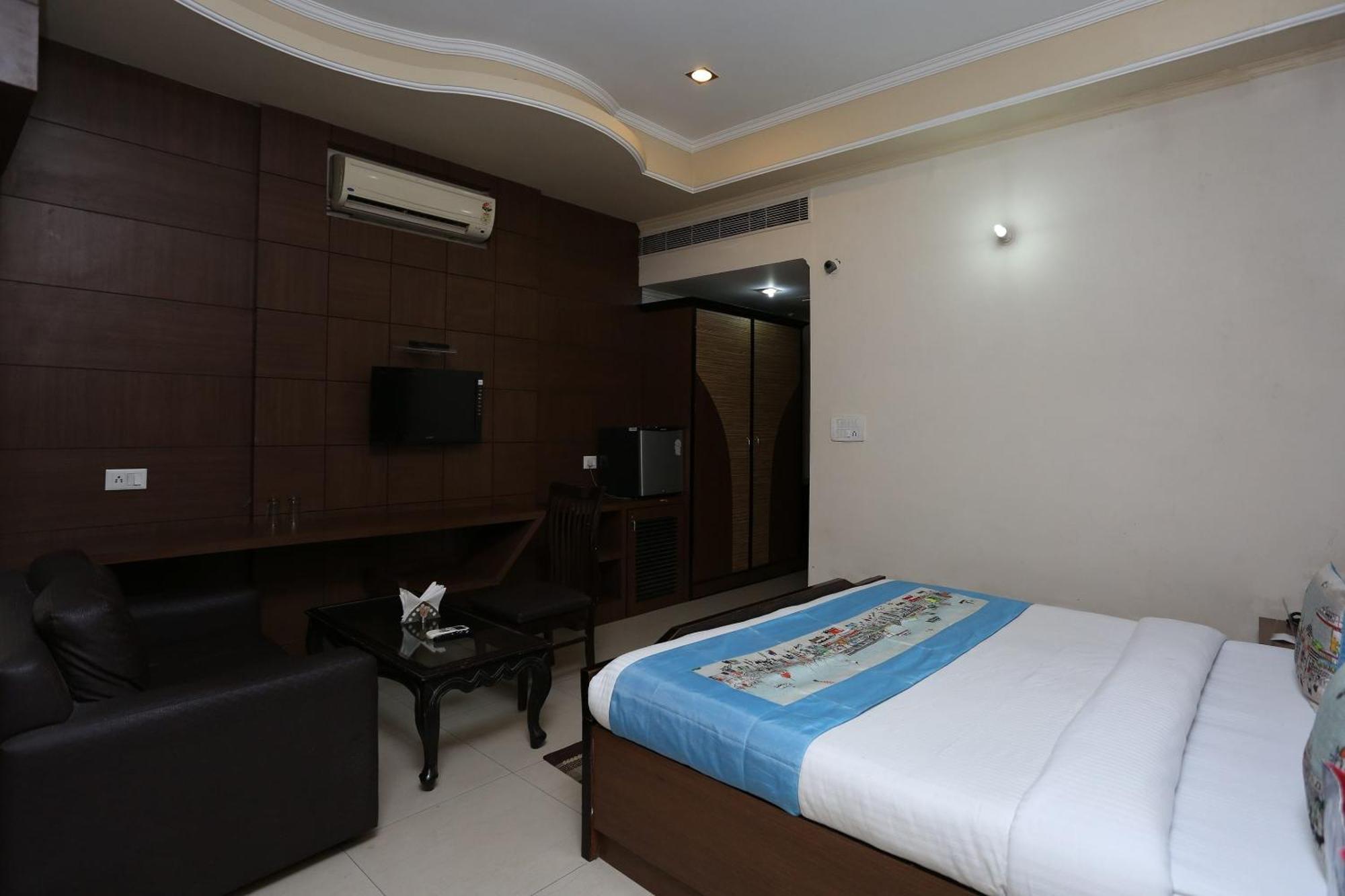 Hotel O Mukut Regency Ghaziabad Esterno foto