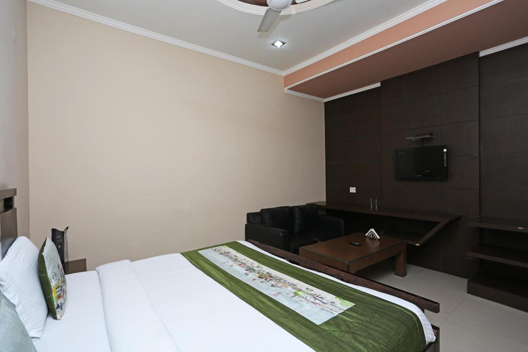 Hotel O Mukut Regency Ghaziabad Esterno foto